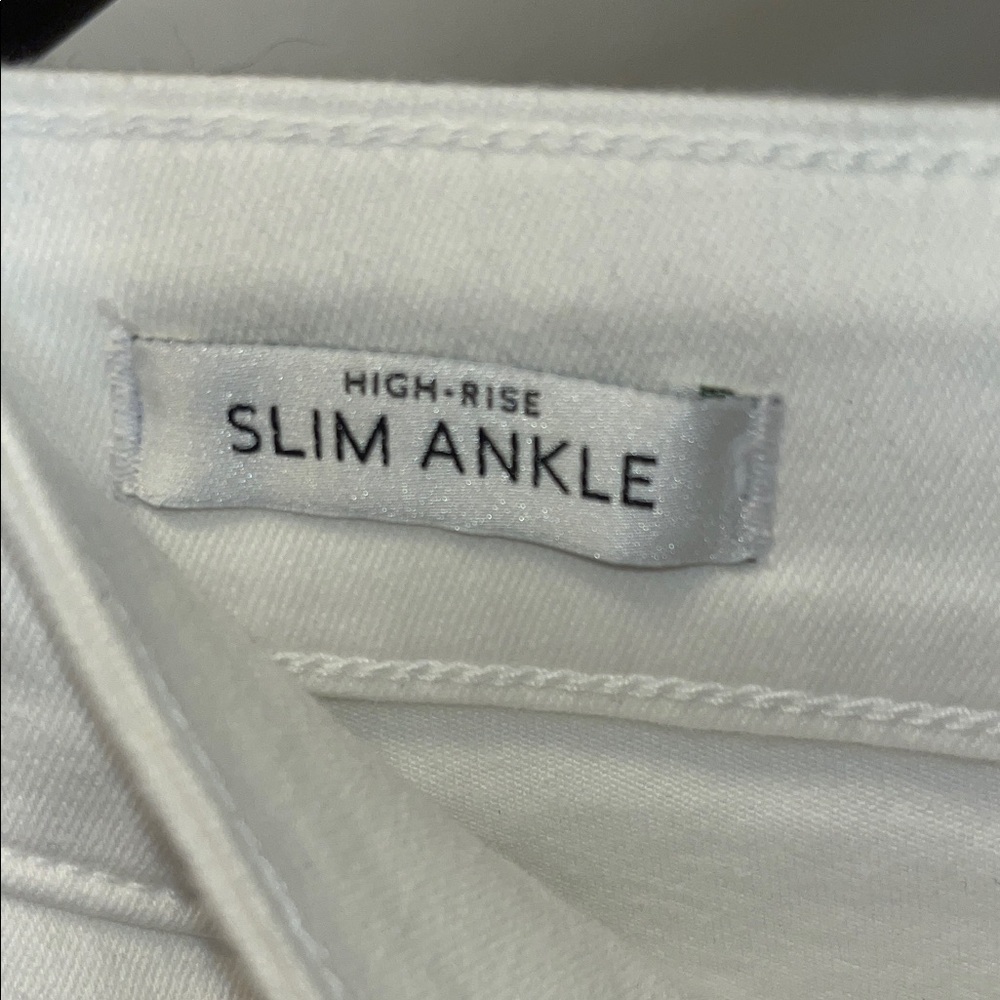 White House Back Market - Patch Pocket High-Rise Slim Jean - Size 10 - Picture 3 of 9